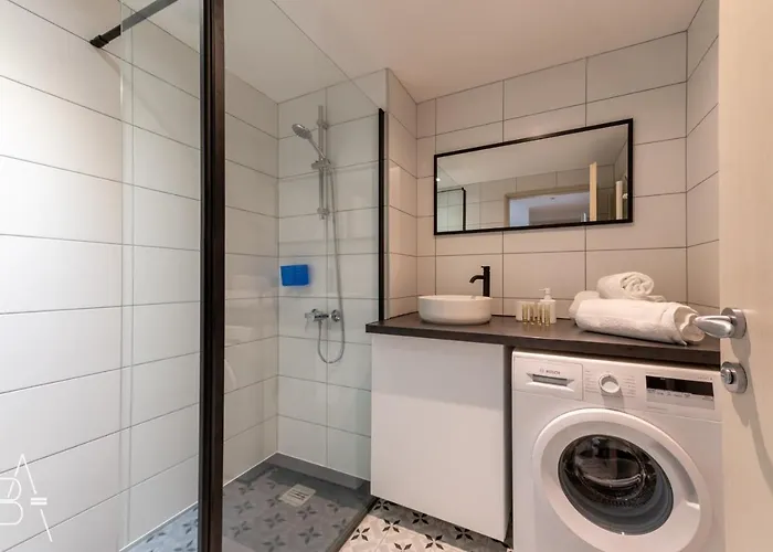 شقة L'esperluette - 44 Sqm With Garage & Balcony In The Center *
