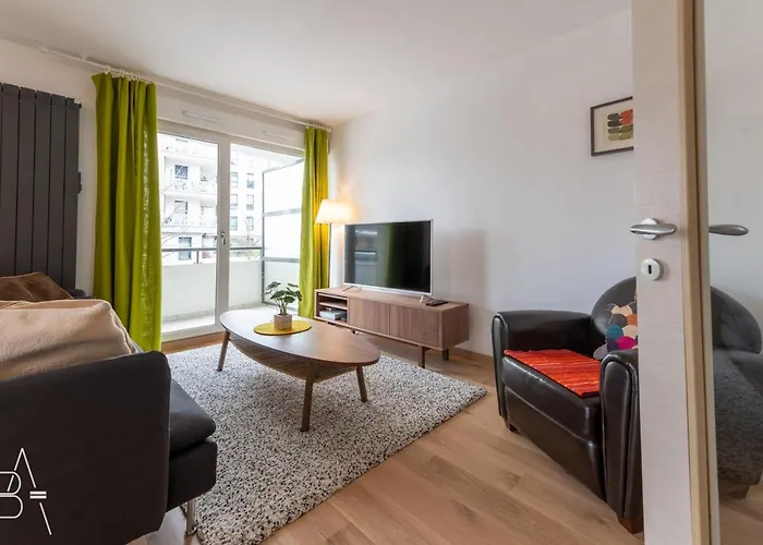 L'esperluette - 44 Sqm With Garage & Balcony In The Center